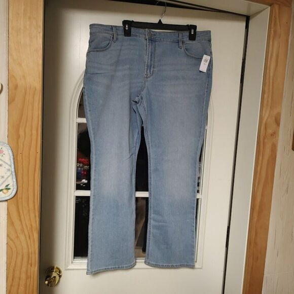 New Old Navy Mid Rise Wow Boot Cut Jeans Size Women's 18 Short - Picture 1 of 3